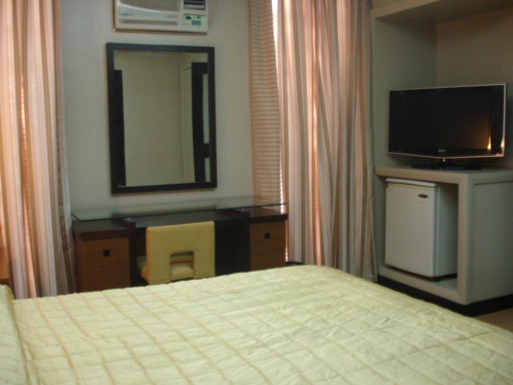 Bacolod Business Inn Esterno foto